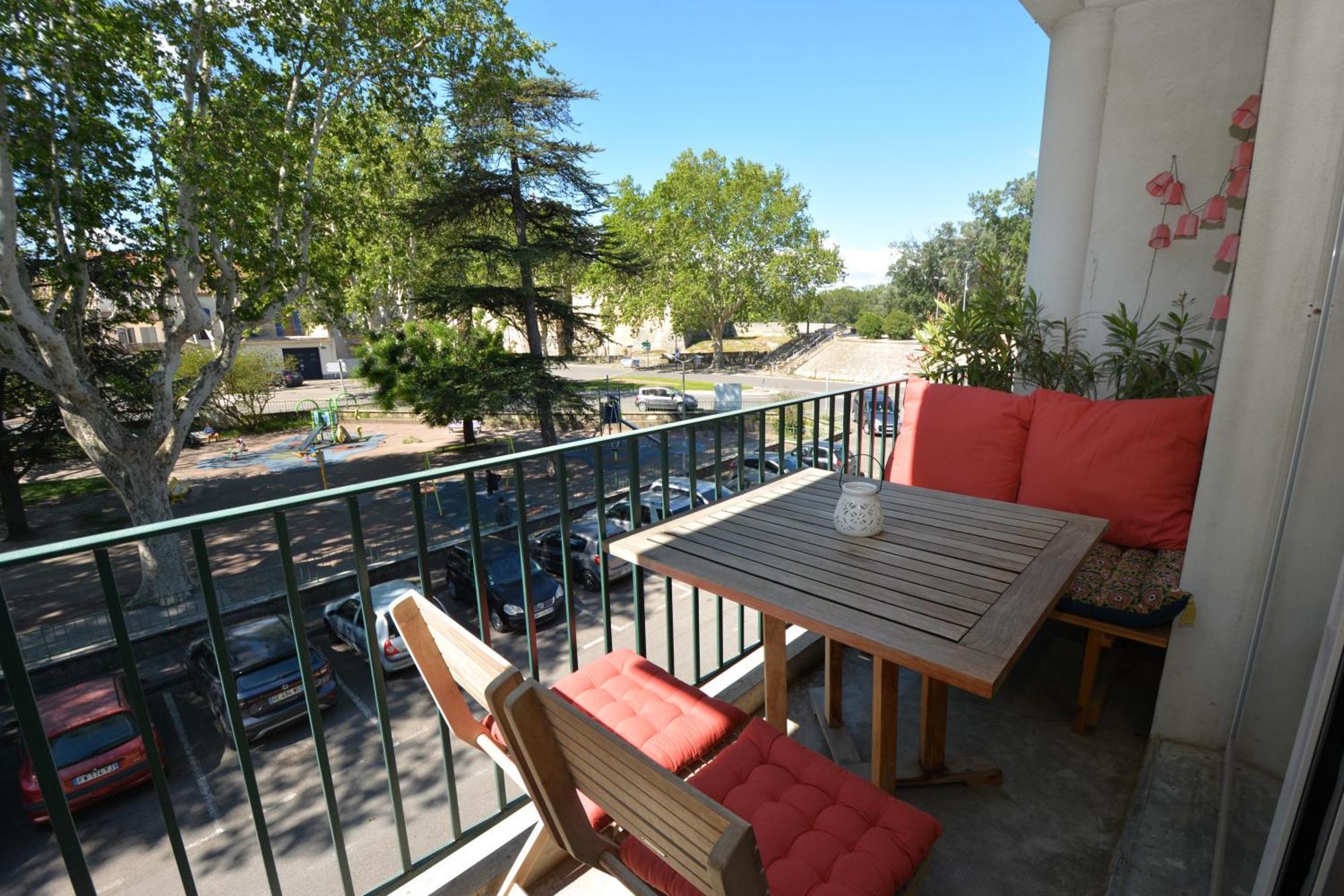 Appartement Tarascona Esterno foto